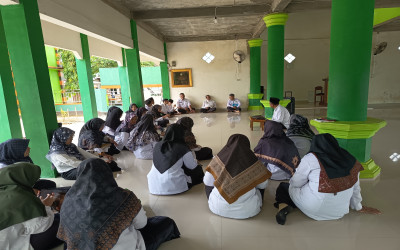 MTsN 2 Lampung Tengah Gelar Program Halaqah Ramadan untuk Tingkatkan Keimanan Guru dan Staf