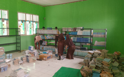 Bukan Sekadar Menata Buku, Ada Aksi Anggota Pramuka di Baliknya!